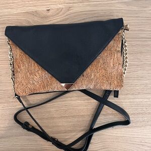 NWT Handbag Butler | Mighty Purse - Charges your phone!